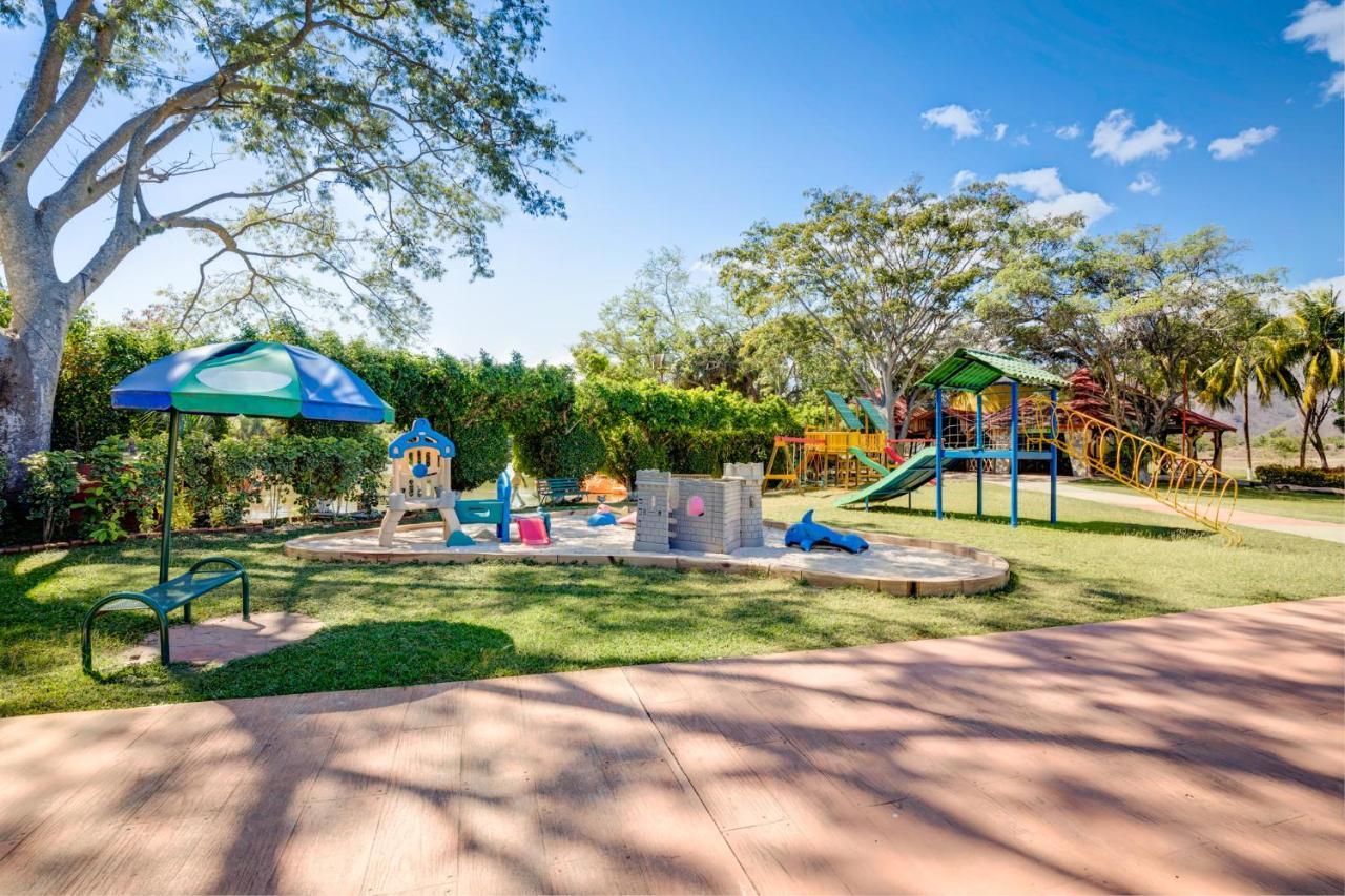 Resort y Parque Acuatico Valle Dorado El Rosario Exterior foto